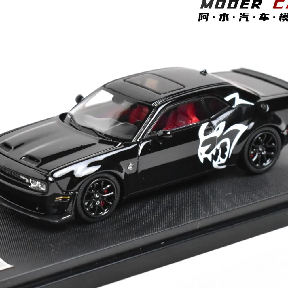 

SH 1:64 Коллекция SRT Hellcat Модель автомобиля под давлением Модель автомобиля