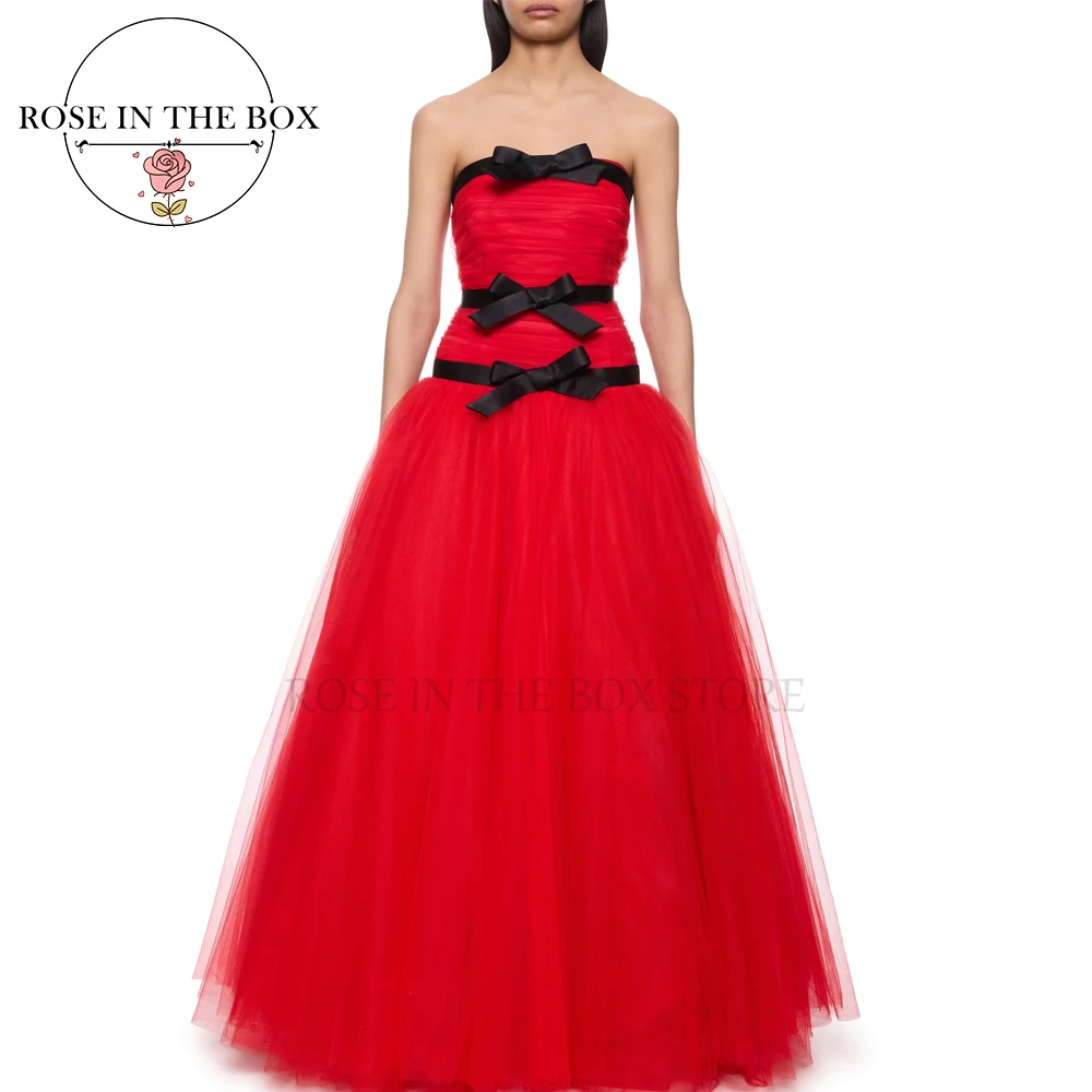 

ROSEINTHEBOX Индивидуальные вечерние платья из красного тюля с черным бантом на Рождество и Новый год Элегантные вечерние платья трапециевидной формы без бретелек