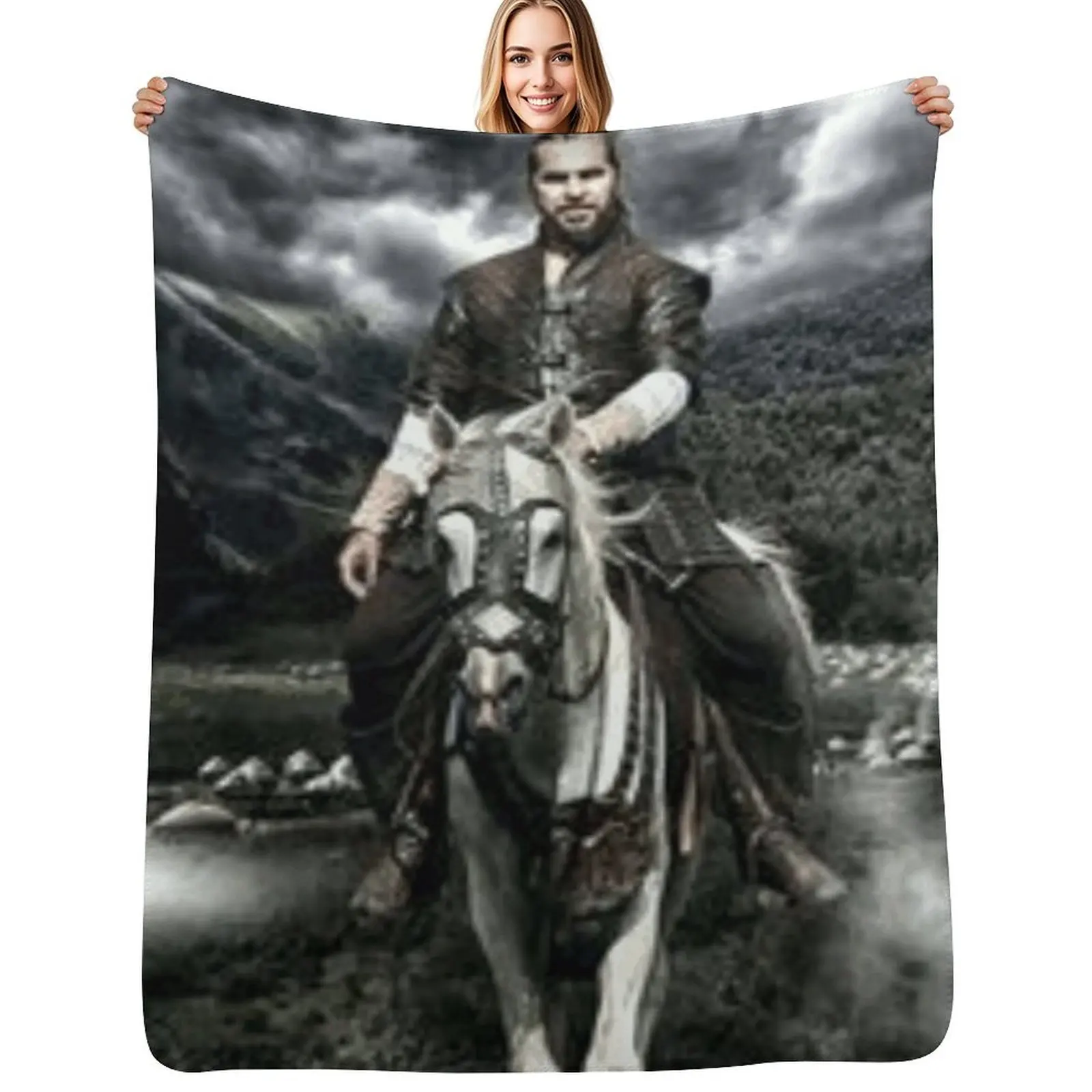 Плед ERTUGRUL BEY AND AKTOGALI. Универсальный уютный плед для любых случаев.