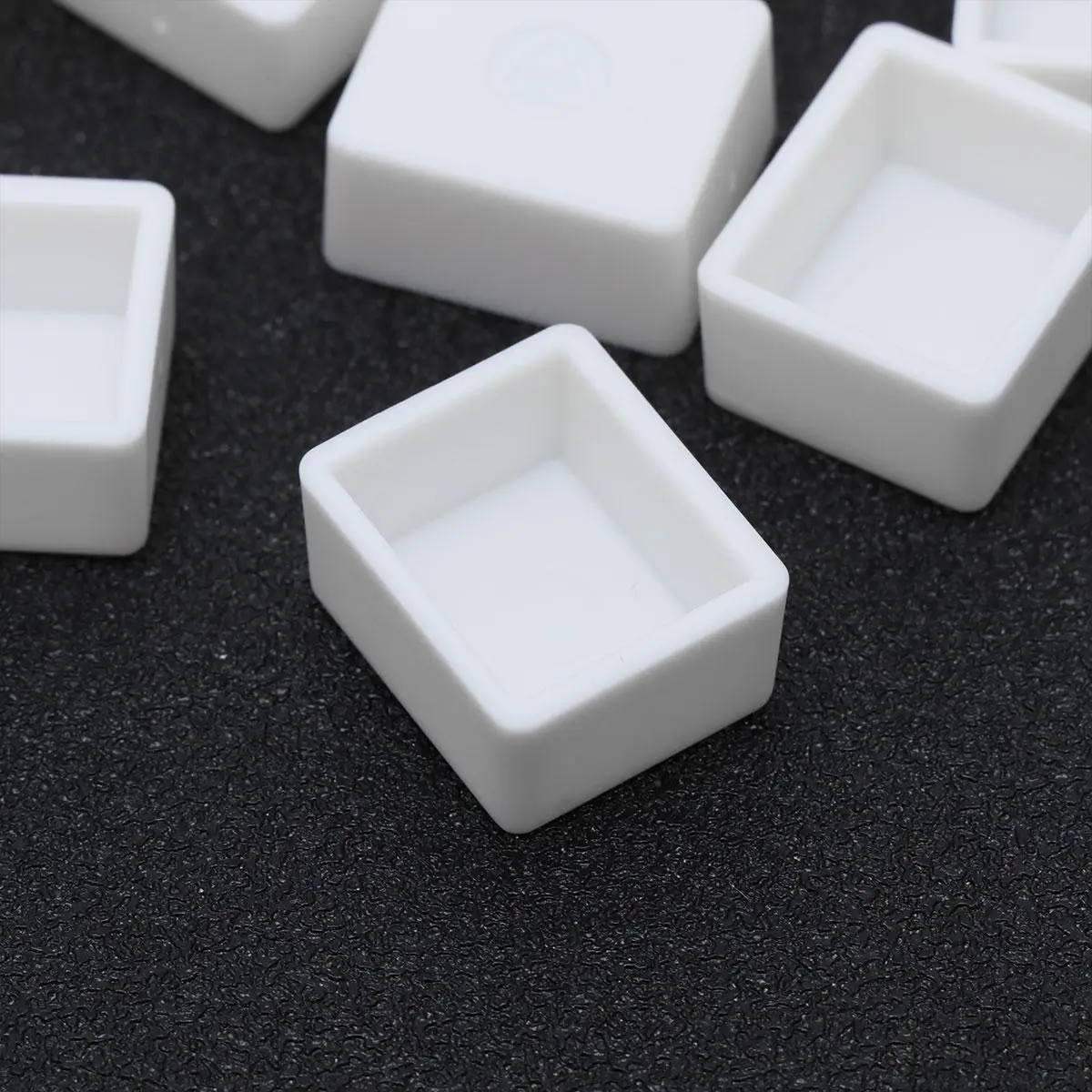 50 Pcs Empty Watercolor Pans Reusable Containers Sturdy Half Pan Set for Sketching Portable Size Fits Repacking