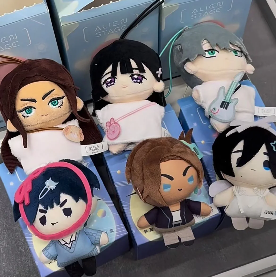 本物のエイリアンステージフリーステージシリーズブラインドボックスフィギュアアクセサリートレンディなおもちゃミニ人形かわいいイワンペンダント神秘的なボックスギフト