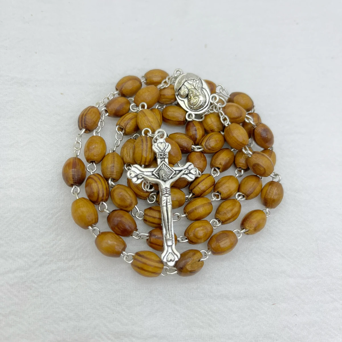 1-Piece Retro 9 * 7 Pine Bead Cross Necklace Catholic Suitable for Men and Women's Daily Prayer Necklace