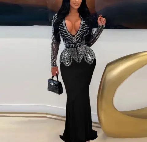 

2025 autumn and winter new women's fashionable and sexy slim fit rhinestone wrapped V-neck dress for women's wear