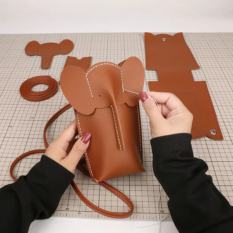 YOMDID Cute Elephant Crossbody Bags borsa in pelle fai da te che fa portamonete borsa per carte di cellulare materiali regali Mini borsa a tracolla