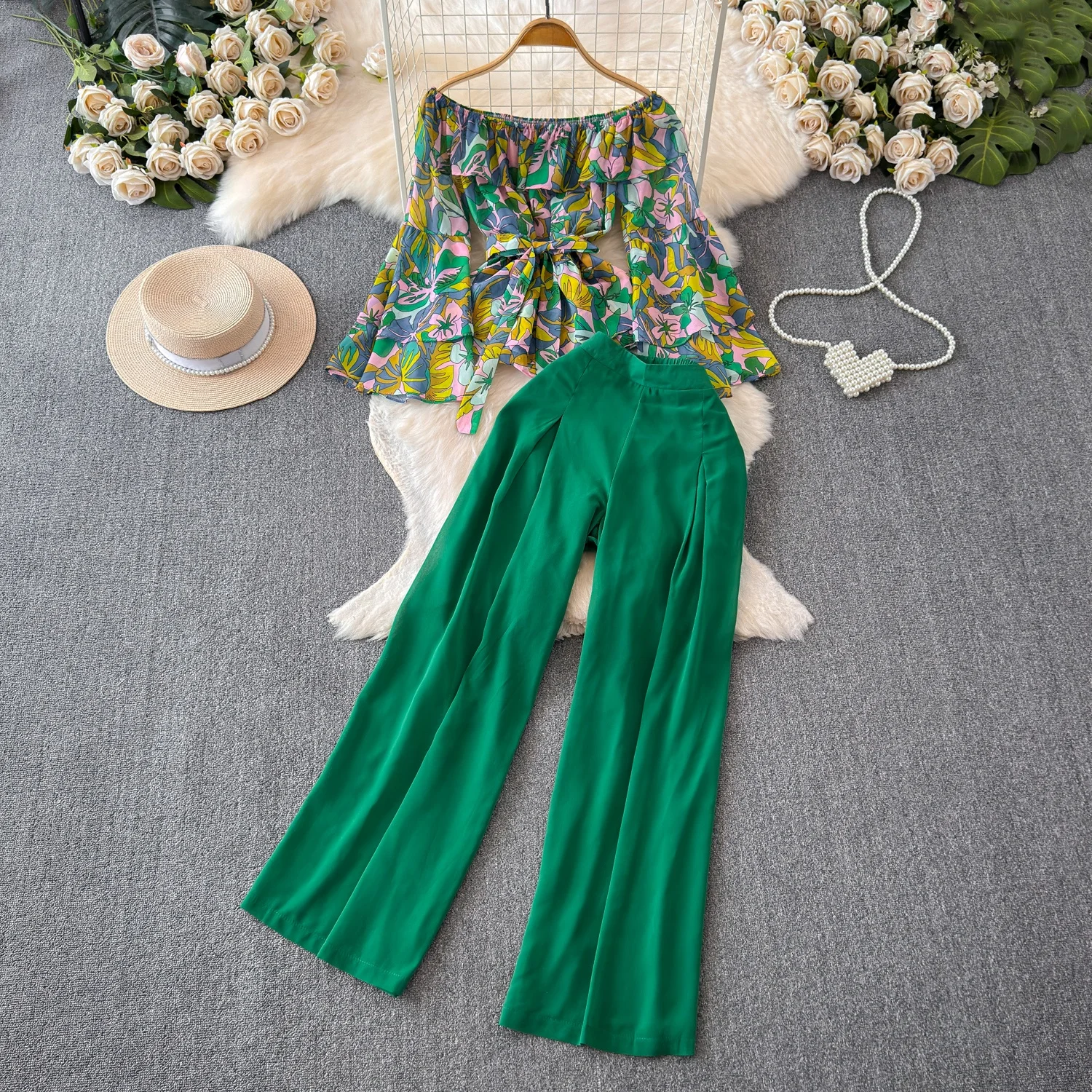 

Faionable Floral Print Two-Piece Set Women's Off-oulder Ruffle Hem Waist-Cinching Straight Leg Pants Long Sve