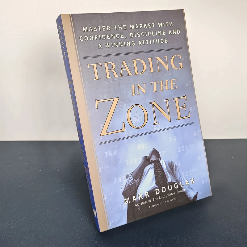 ingles trading in the zone book por mark douglas mestre o mercado com confianca disciplina e uma atitude vencedora paperback 01