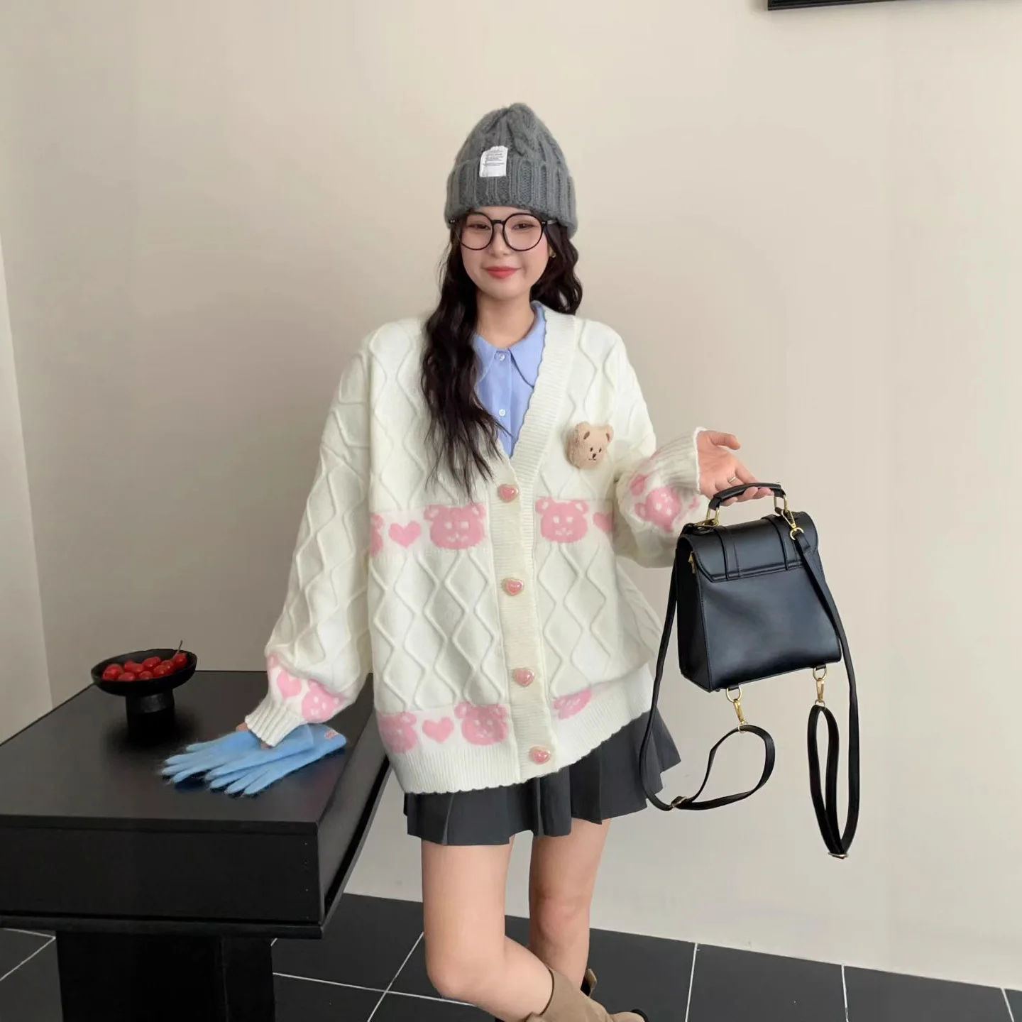 

2025 New Plaid Fried Dough Twists V-neck Bear Cardigan Sweater Women's Korean Version Medium Length Long Sleeved Knitting Top