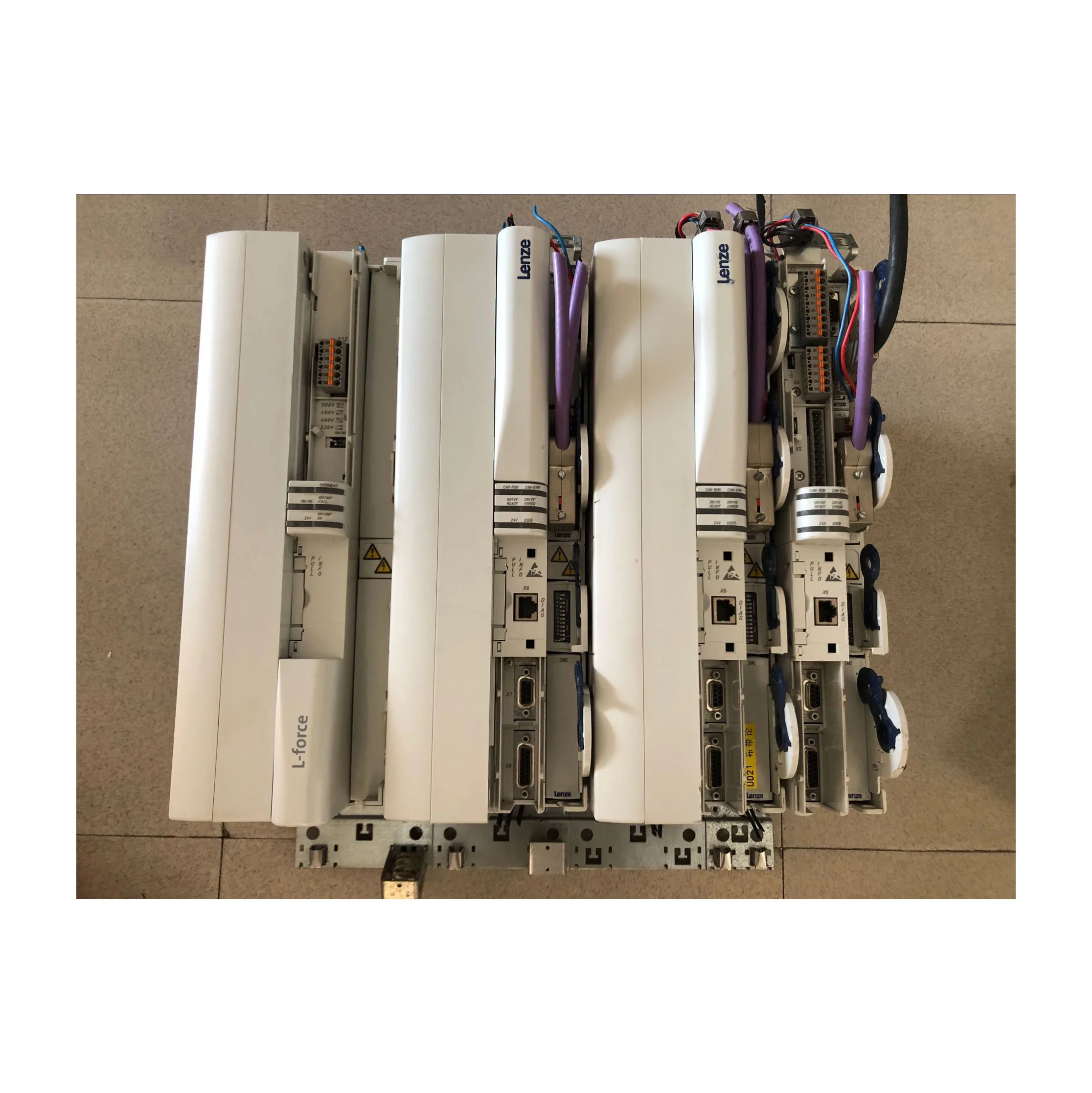 

Original LENZE E94APNE03641C SERVO DRIVE