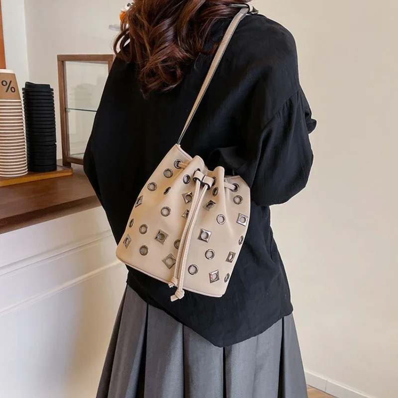 

2025 New Retro Hollowout Bucket Bag Crossbody/Handheld/Underarm, Studded Design, Lightweight & Stylish, Fall Winter Fashion
