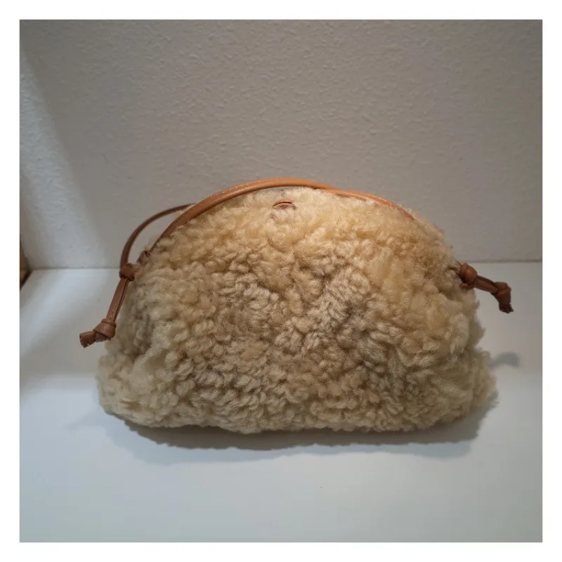 

Новая шерстяная сумка-облако Ins Super Fire, кожаная плюшевая вьющаяся волоса, милая сумка через плечо, женская сумка, модная, темпераментная, универсальная