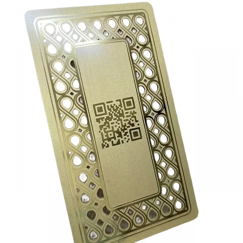 Customized product、Top Quality Glossy 18K Gold Plated Metal Club Membership Card Printed VIP Card