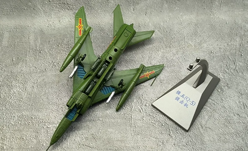 1/72 مقياس سلاح الجو الصيني Q5 FANTAN Mig-19 مقاتلة دييكاست نموذج طائرة لعبة معدنيّة لجمع
