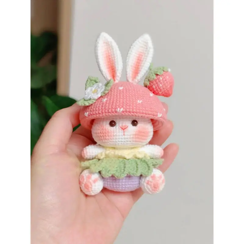 

Handmade Crochet Stberry Rabbit Doll Material Kit Cute Keychain Gift with Yarn Hook Needle Medium Fine Yarn DIY Crts