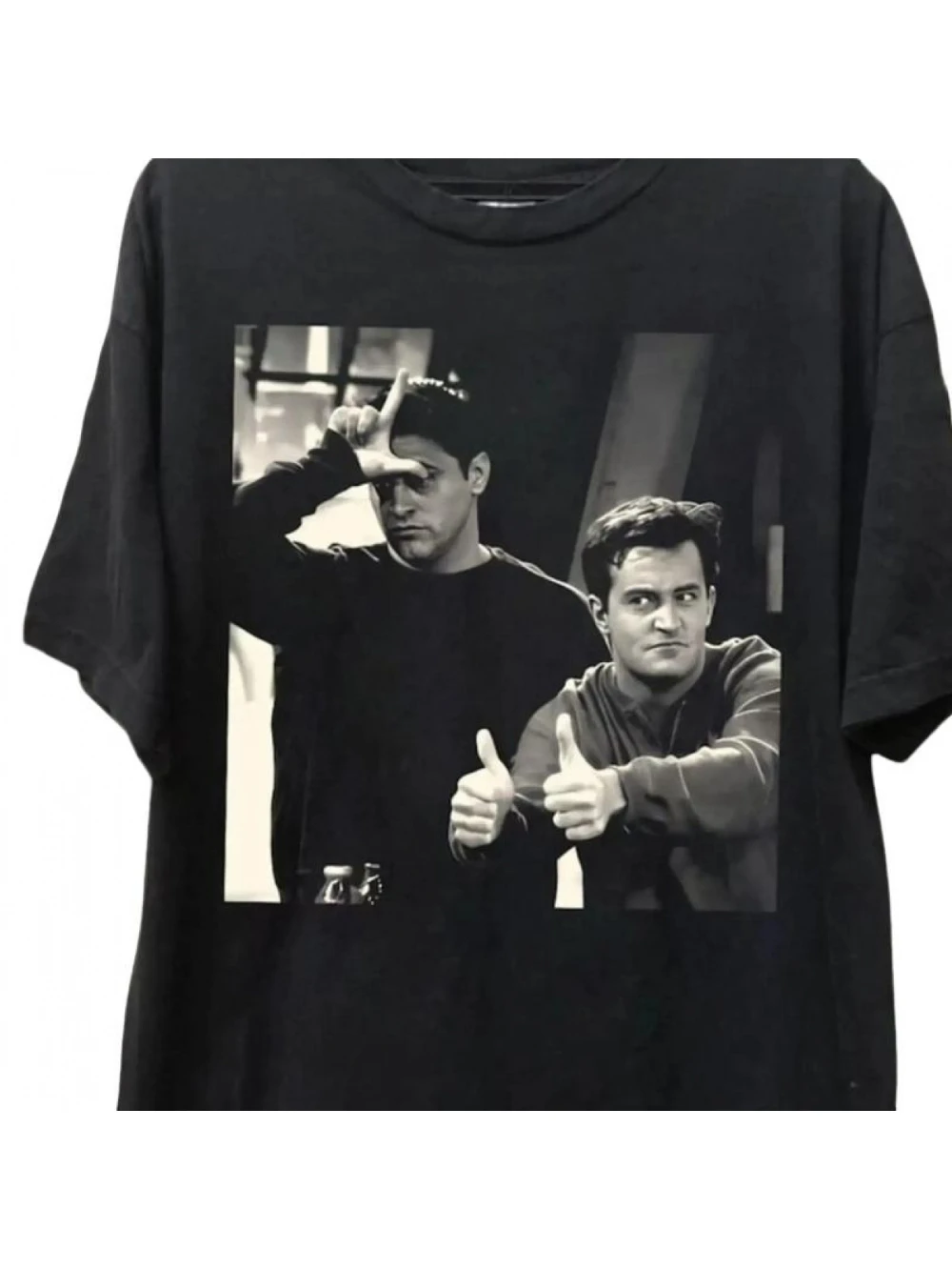 تي شيرت جرافيك من سلسلة Friends TV Chandler Bing - تي شيرت مطبوع عليه شخصية ماثيو بيري الشهيرة للجنسين قميص كاجوال برقبة دائرية