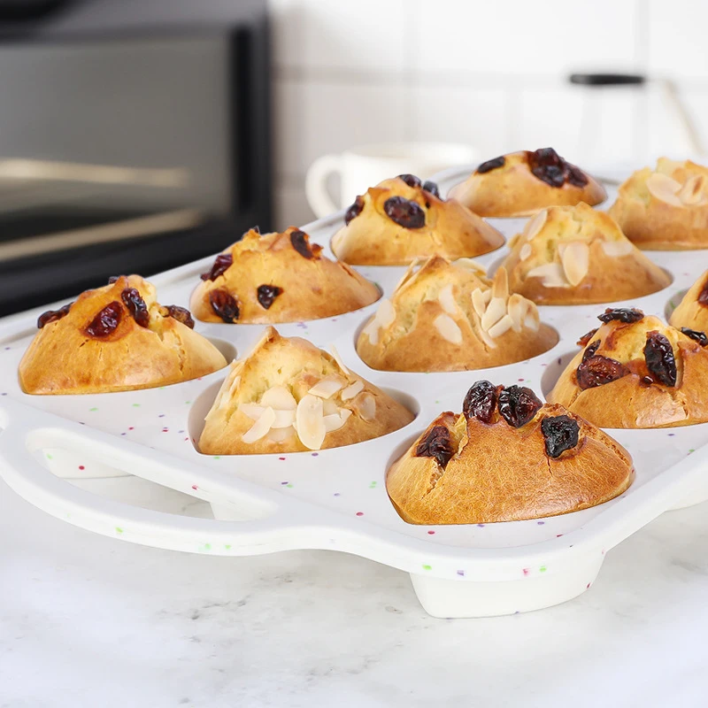 1Pcs Love Shape Silicone Muffin Pans For Baking With Metal Reinforced Frame, Love Shape 12 Cups Regular Size