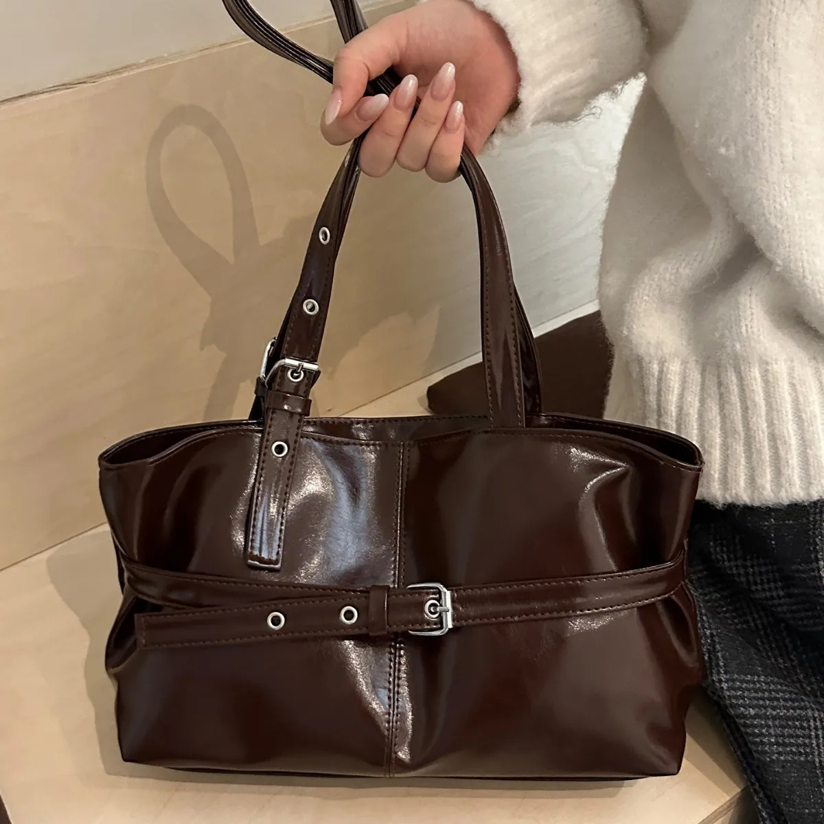 Women's Retro Minimalist Tote Shoulder Bag 2026  Autumn Large Capacity Commuting Top-Handle Hand Bags for Women