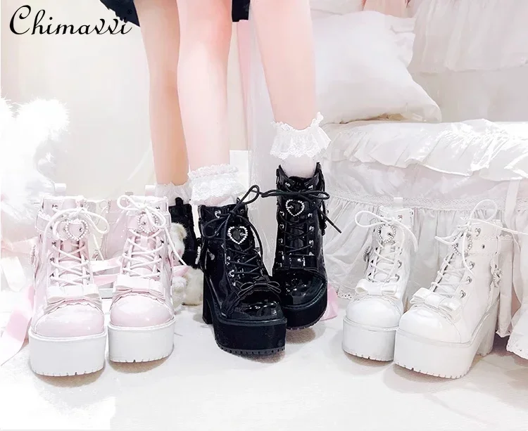 أحذية مارتن الأصلية من سلسلة Lei Series أحذية يابانية ذات نعل سميك ورائعة من حجر الراين بمقدمة مستديرة #1