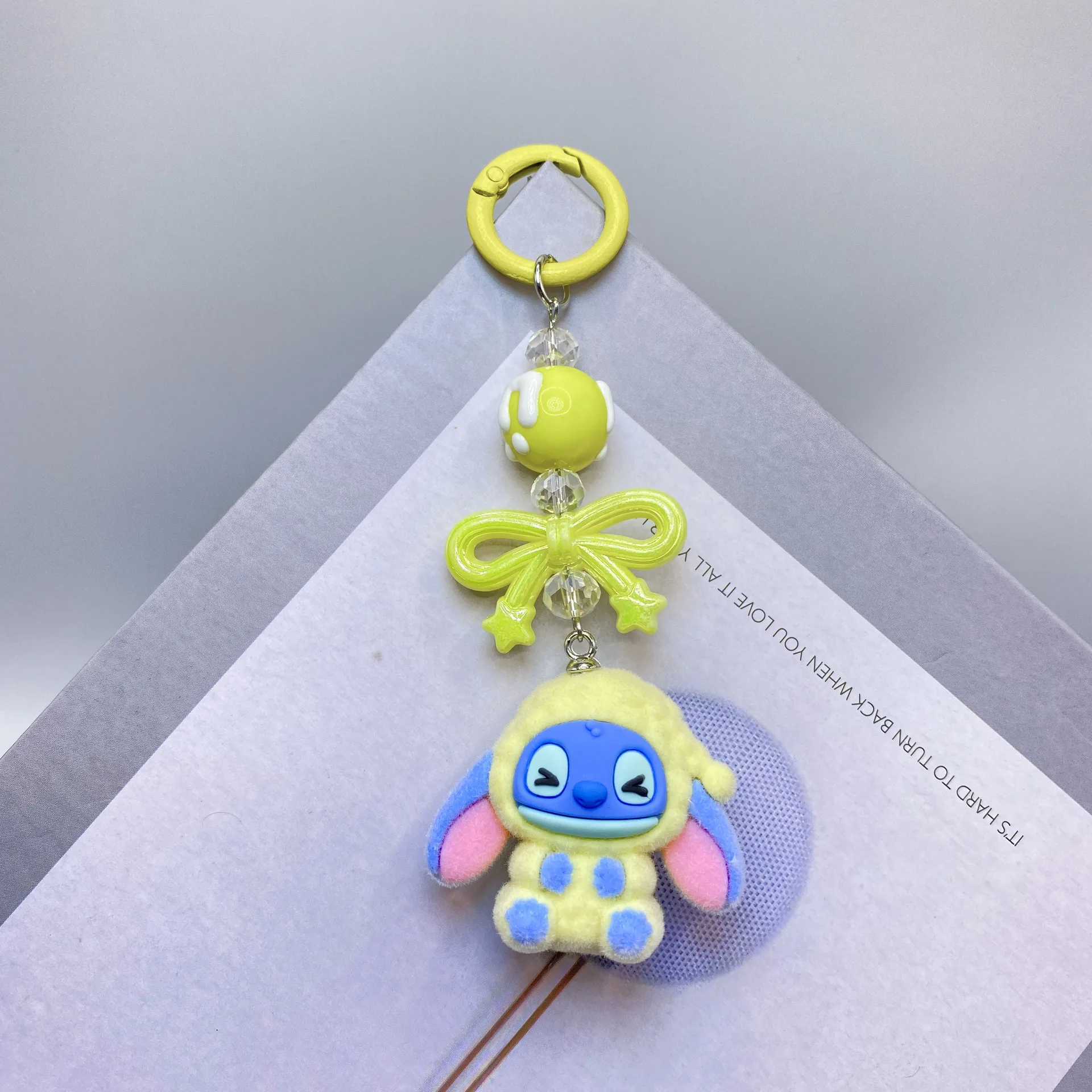 قلادة تمثال كرتونية مبتكرة لحقيبة ظهر الطلاب، وإكسسوار حقيبة الفتيات، وهدية لزملاء الدراسة وأفضل الأصدقاء في عيد الميلاد.