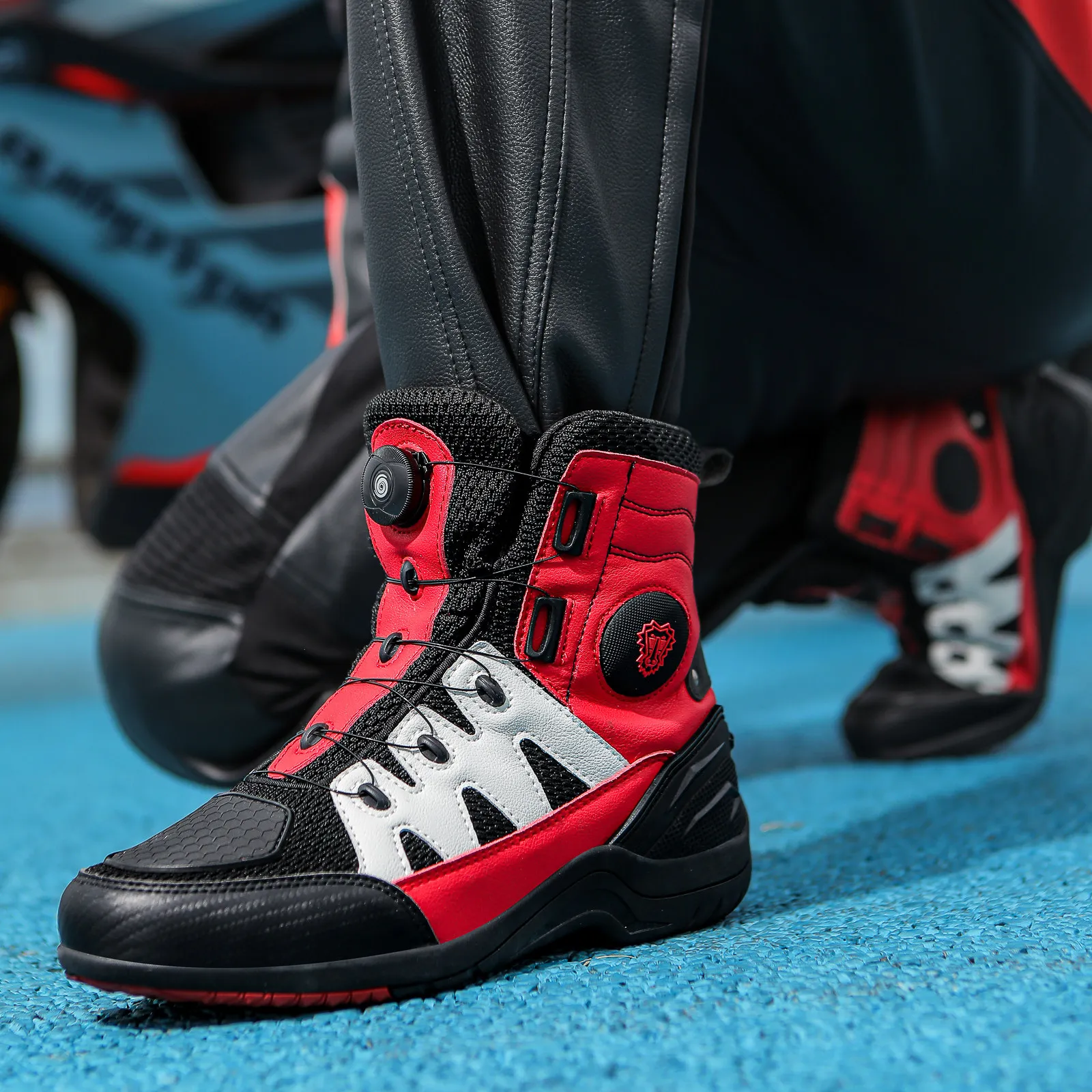 

Motorcycle Four-season Anti-breathable Riding Shoes Men Women Riding Boots Locomotive Shoes Off-road Tension Equipment