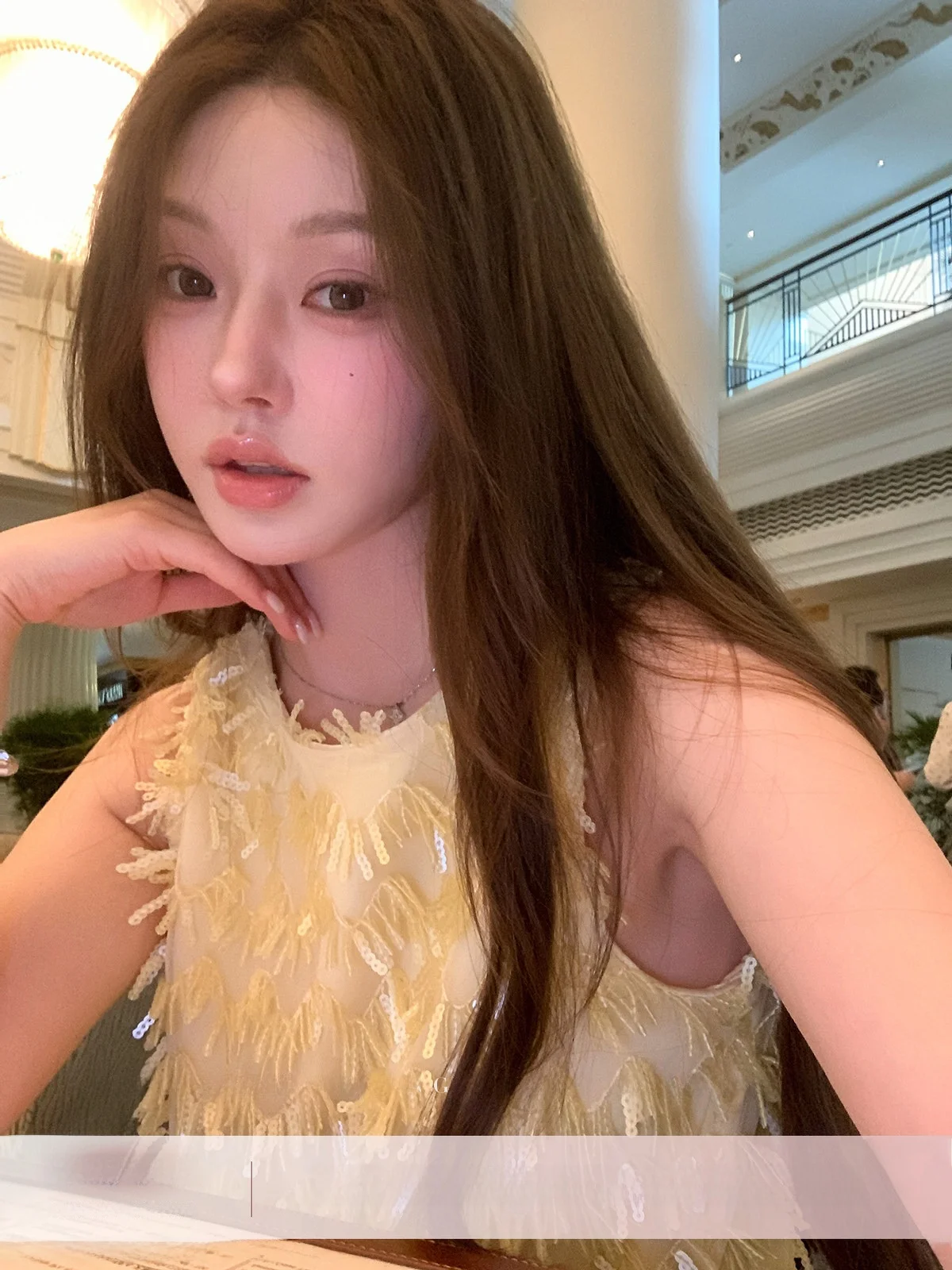 

YOLI Zhang Yuli Baroque Moonlight Design Sequin Women's Svel round Ne ort Vest Faionable Commute Sle Polyester ...