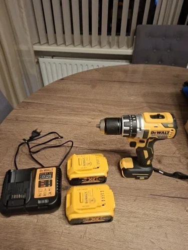 

Original DeWalt 6Ah/5Ah 20V battery replaceable DCD887 DCD805 DCF860 Dcd796 DCG406 DCF880 DCF512 DCD805 power tools battery