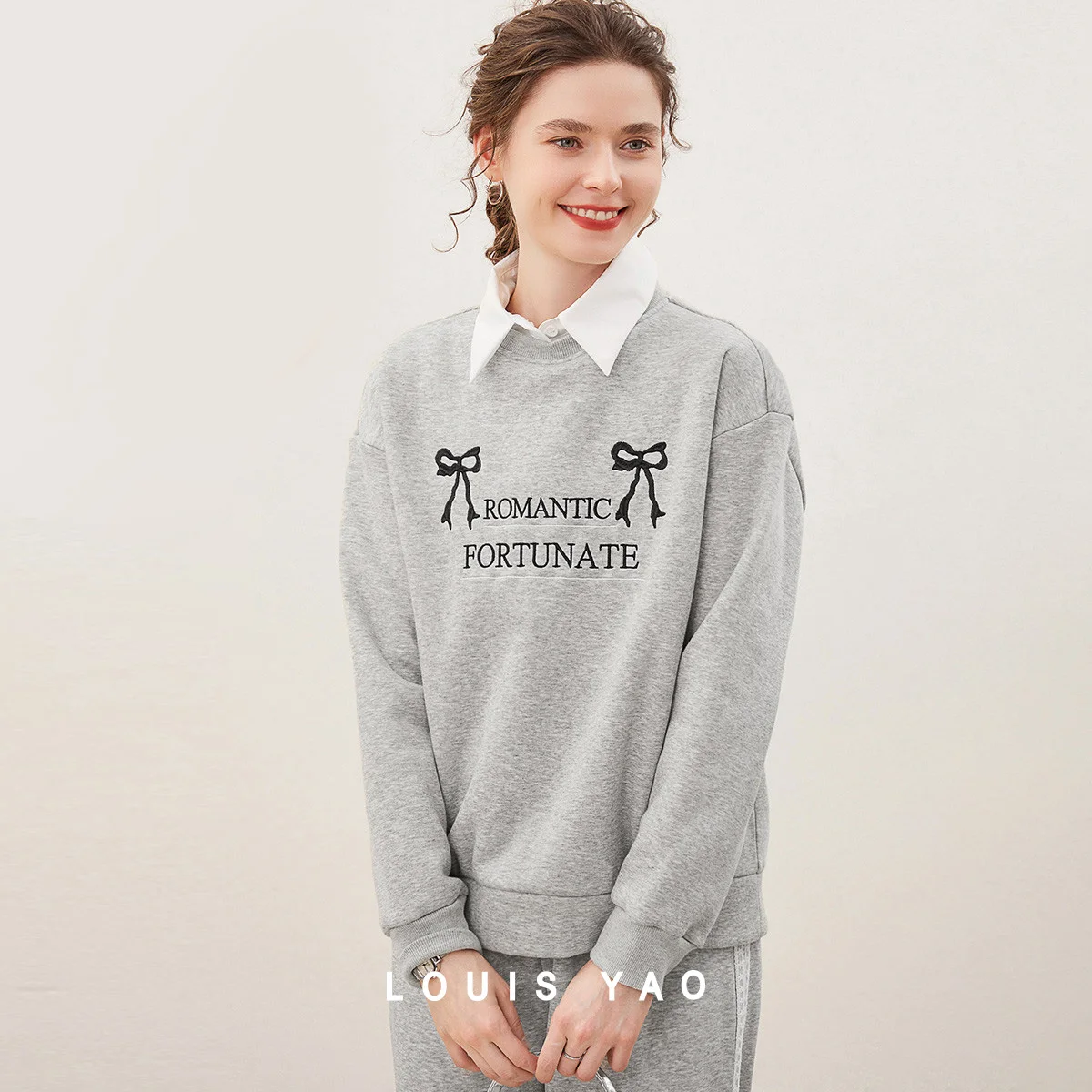 

LOUIS YAO Letter Printed Fleece-Lined Thickened Sweatshirt 2025 Autumn Winter Slightly Elastic Loose Long Sleeved Women's Hoodie