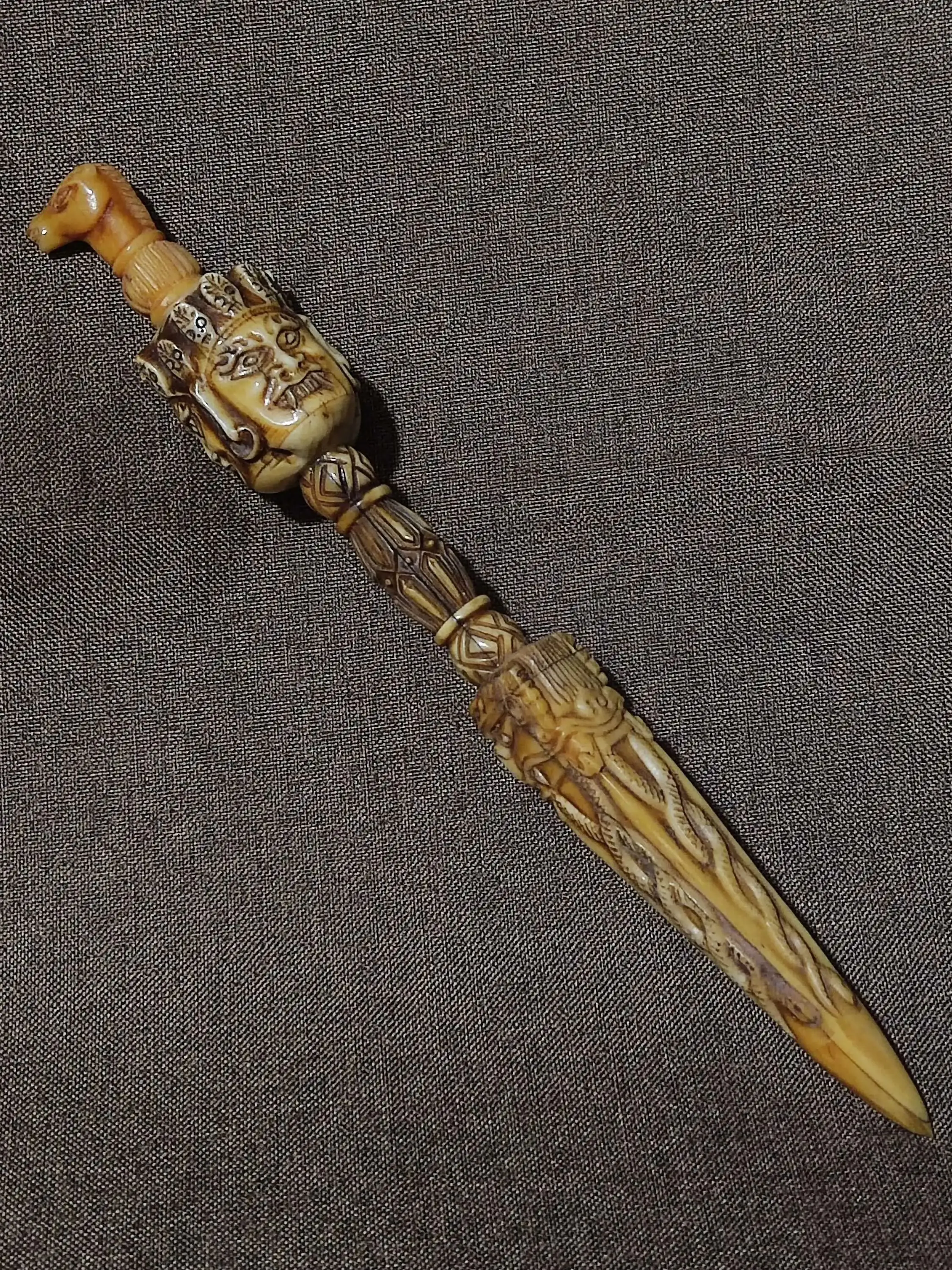 Hand-carved ox bone horse-head ritual implements, small household ornaments, Mingwang Jue Vajra