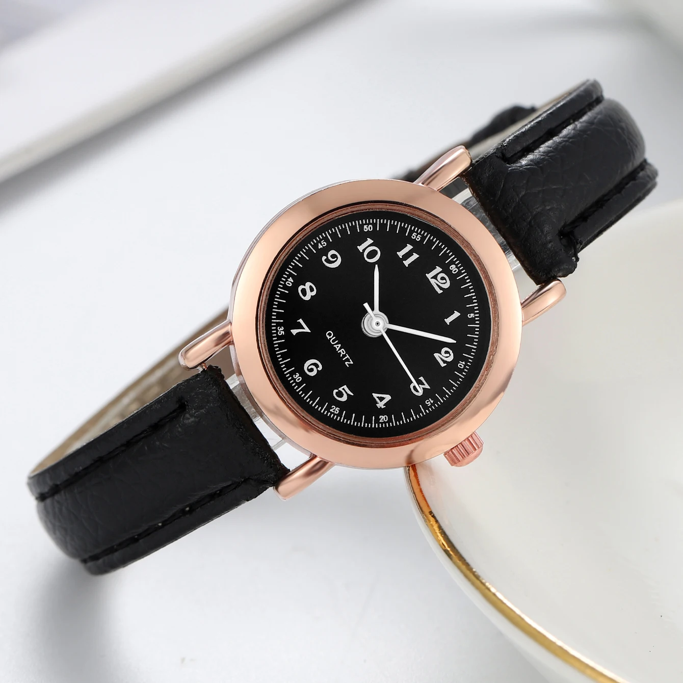 2PCS/Set Fashion Small Dial Women Watches Leather Band Quartz Watch Heart Bracelet Set(Without Box)