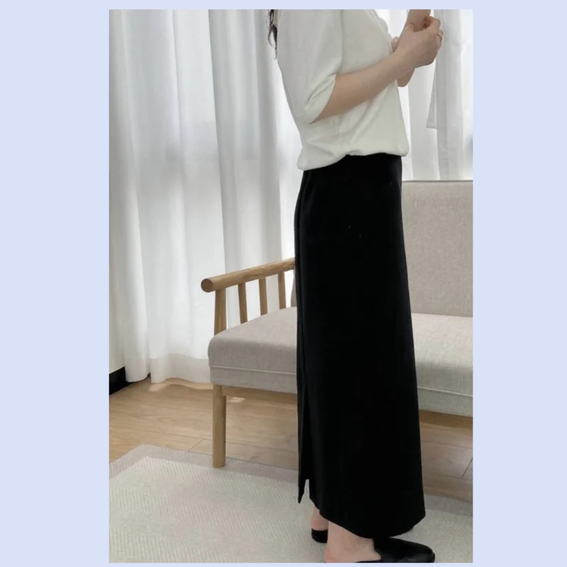 Minimalist style, back slit, women's black high-waisted draped straight-cut commuter mid-length skirt