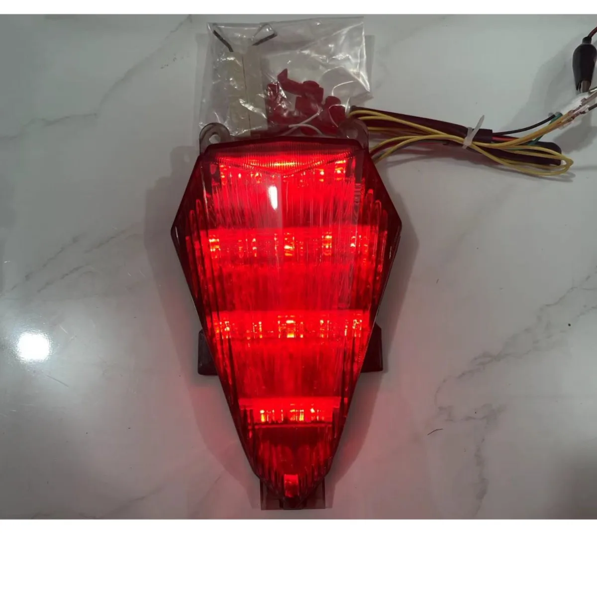 

Motorcycle LED Rear Tail Light Brake Taillight Turn Signal Light Stop Lamp Universal For YAMAHA YZF-R6 R6 2006-2013 2012 2011 10