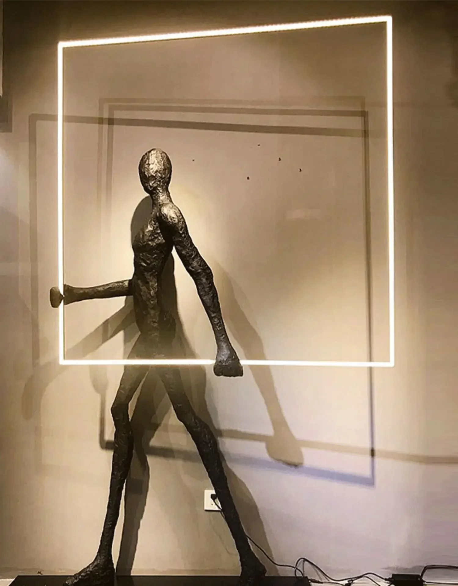 Большой торшер, скульптура, украшение для выставочного зала отеля, креативный абстрактный портретный орнамент