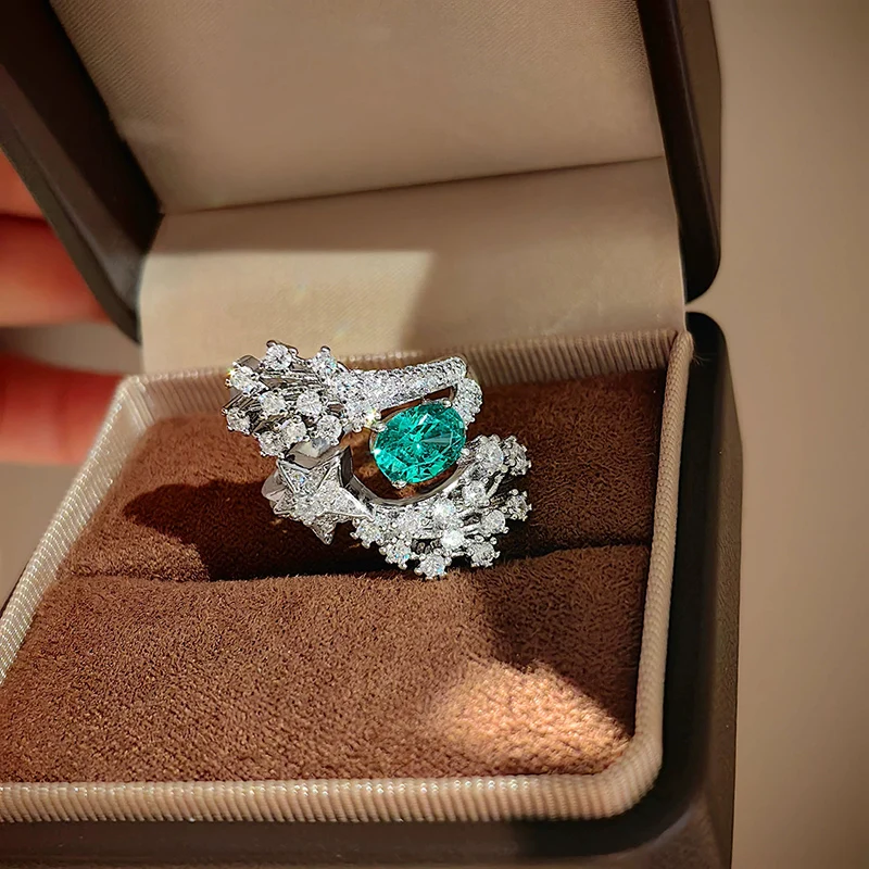 High End Comet Ring Niche design Luxurious Setting Zircon Star Rings High Carbon Green Crystal Women's Finger Jewelry KOFSAC