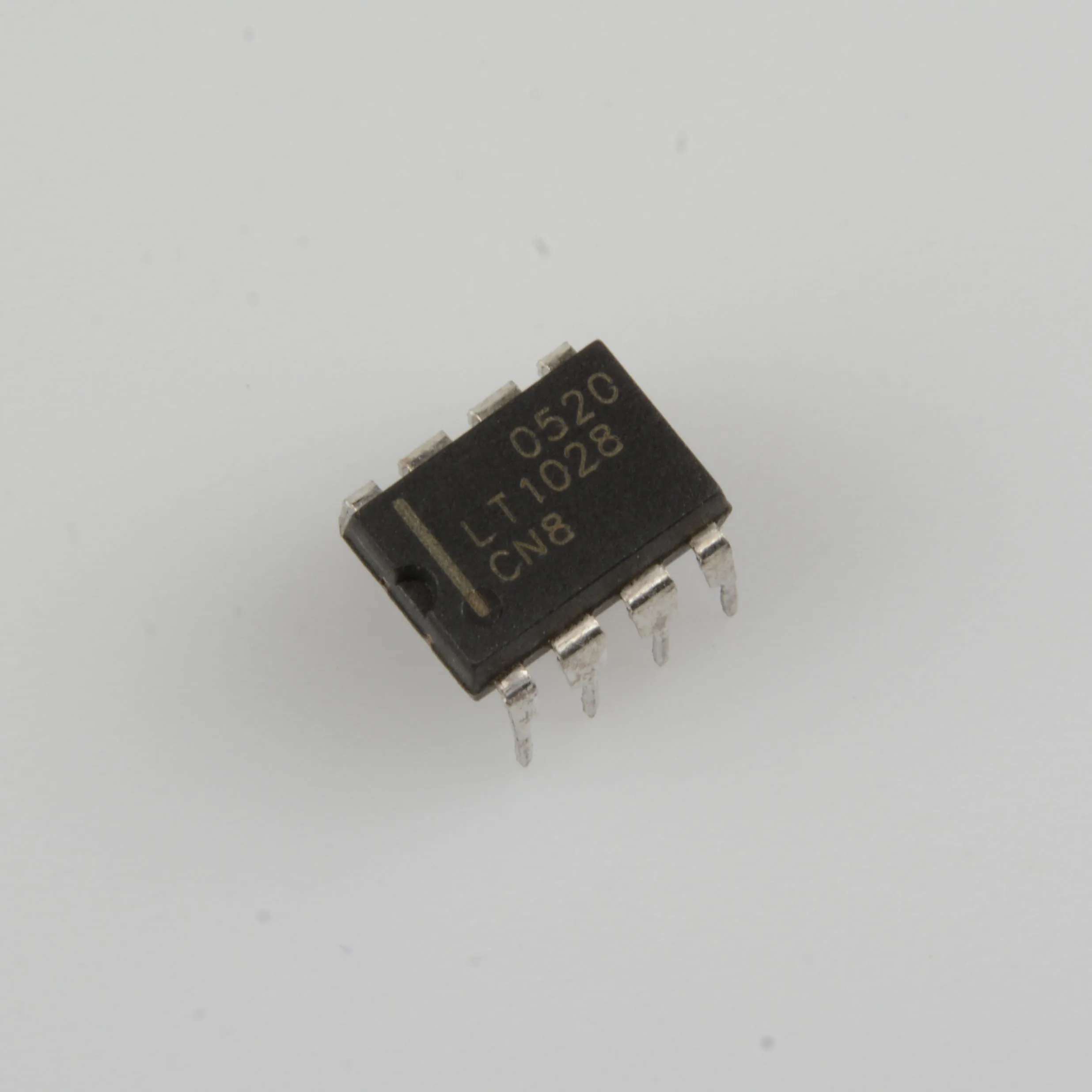 10pcs LT1028CN8 IC Chip Integrated Circuit Electronic Components BOM Service High Quality Semiconductor For Circuit Board Repair