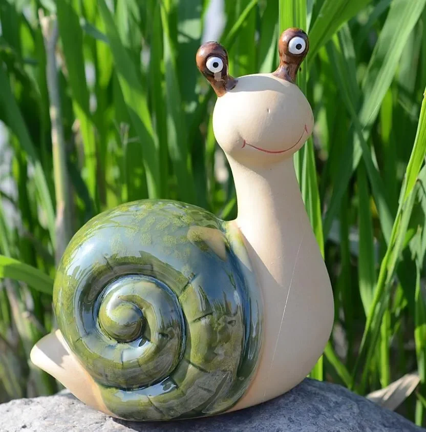 

ceramic garden green Smiling snails home decor crafts room decoration handicraft ornament porcelain figurines garden decoration