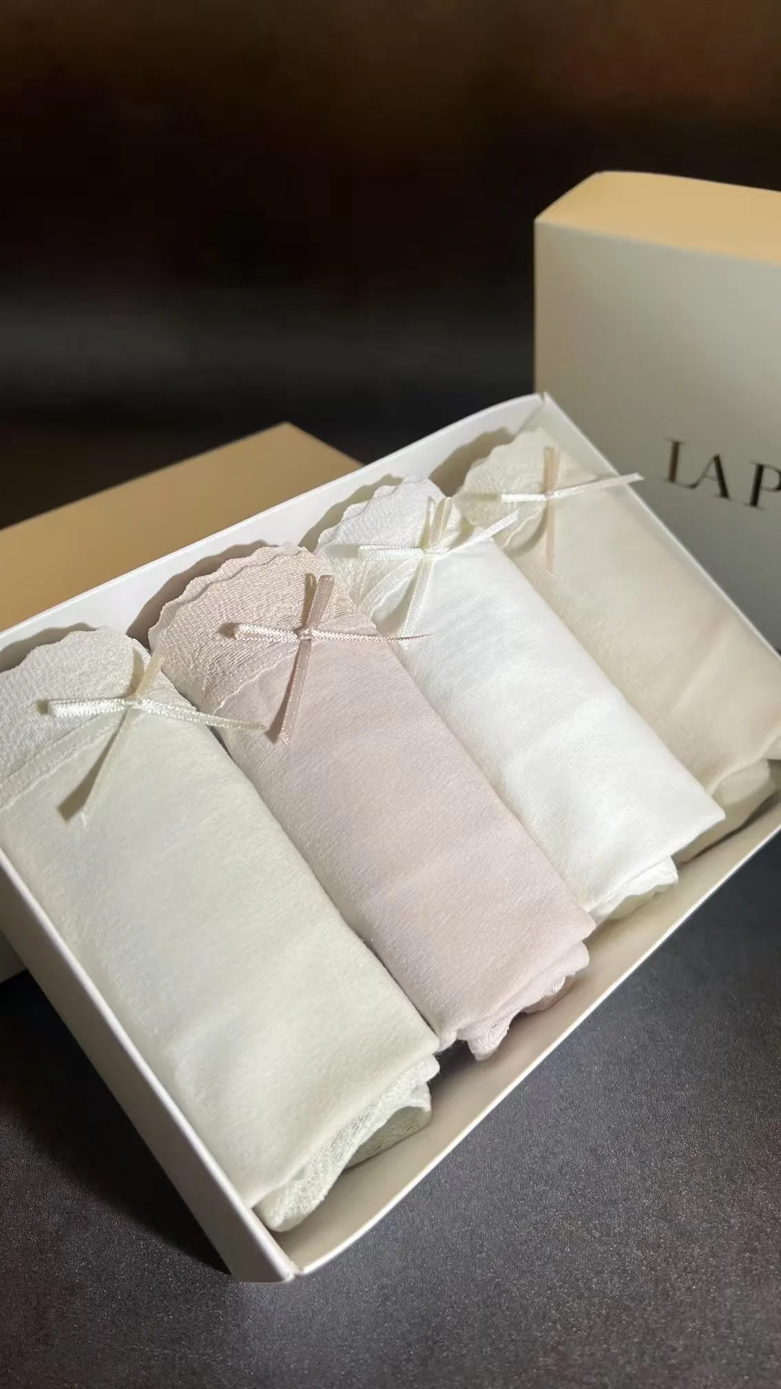 快適なシルク女性用下着ロングパイルコットン官能的なミッドウエスト裸感シルク三角パンツ通気性のある下着