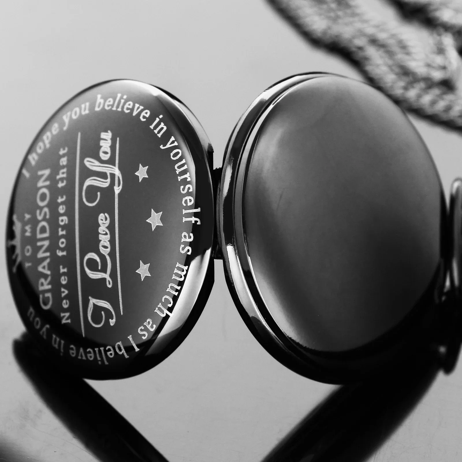 To My Grandson Quartz Pocket Watch Retro Pendant Necklace Best Gift for Grandson Souvenir Vintage Exquisite Birthday Pocketwatch