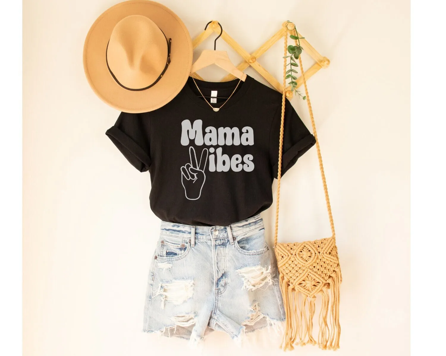 Mama Vibes T Shirt Mom Life Retro Badass Mamma Mother'S Day Pregnancy Reveal Trendy Hippie