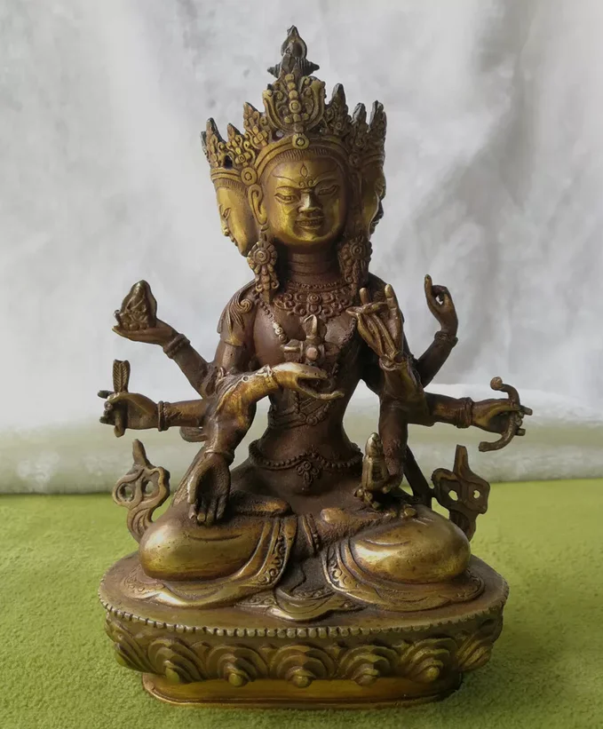 

Antiques patina Bronze Statue Magical Buddha Bodhisattva Old carved lucky Statue