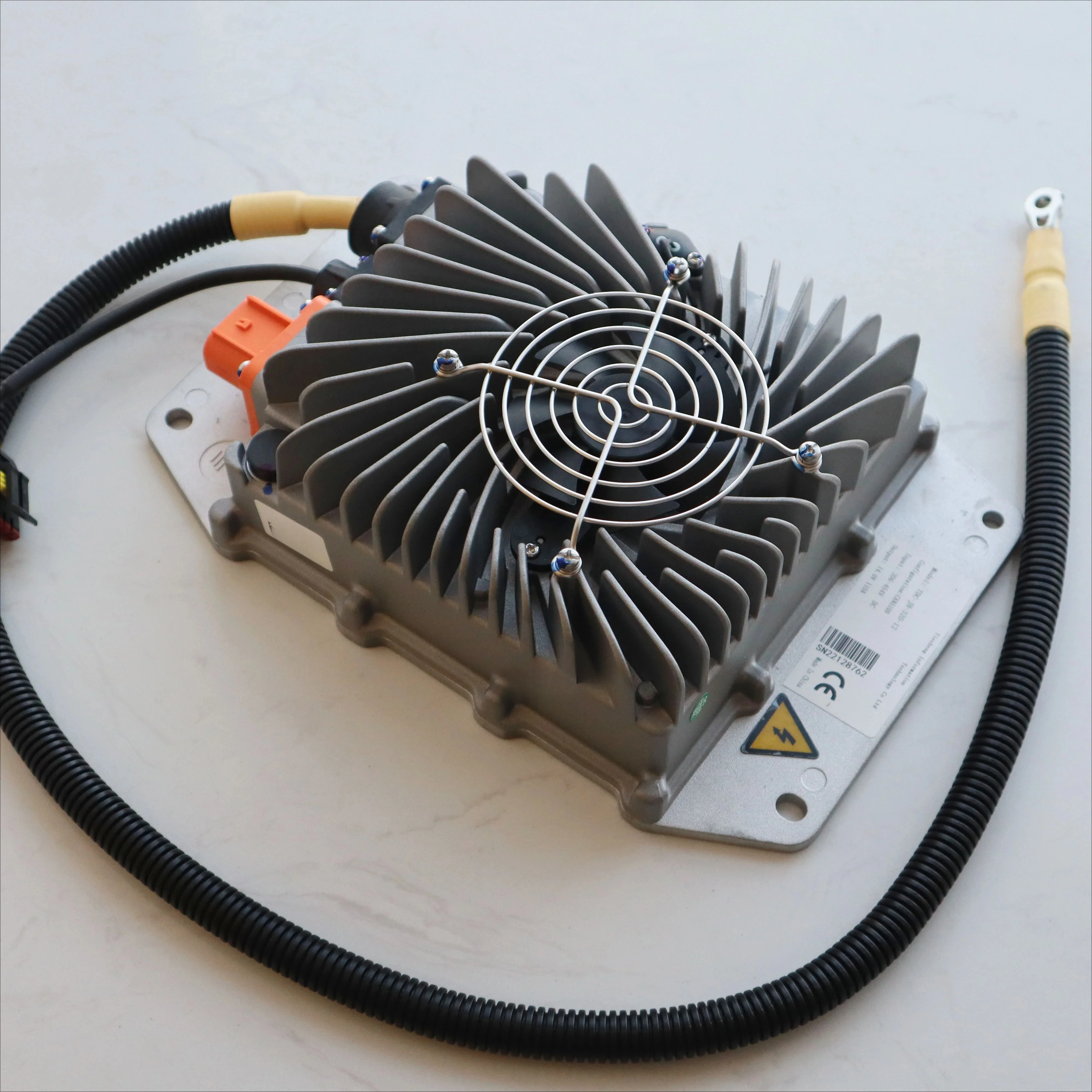 1.5kw Isolated DCDC Converter Smart CAN Controlled 1800w IP67 Rated 216v 320V to 12v 110a DC/ DC Converter