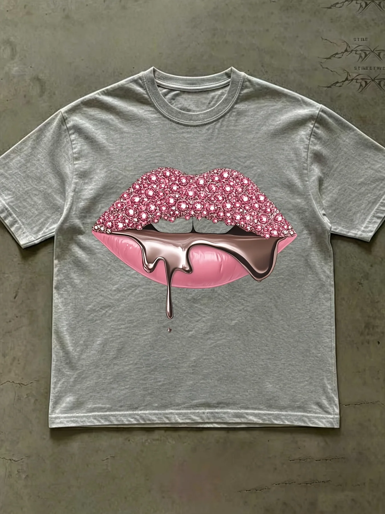 WoWomen' S Short Sleeve T Shirt White Shirt with Lip and Chocolate Print Casual Round Neck Stretchy Soft Fabric Machine Washable Year Round Fashion Top Stylish Wear Eye Catching Graphic Tee Comfortable Loose Tee for Travel and Vacation