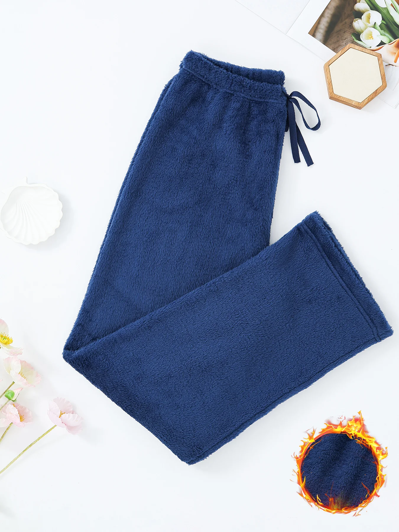 بنطال بيجامة من الفلانيل فائق النعومة للسيدات. السراويل المنزلية غير الرسمية لفصل الشتاء