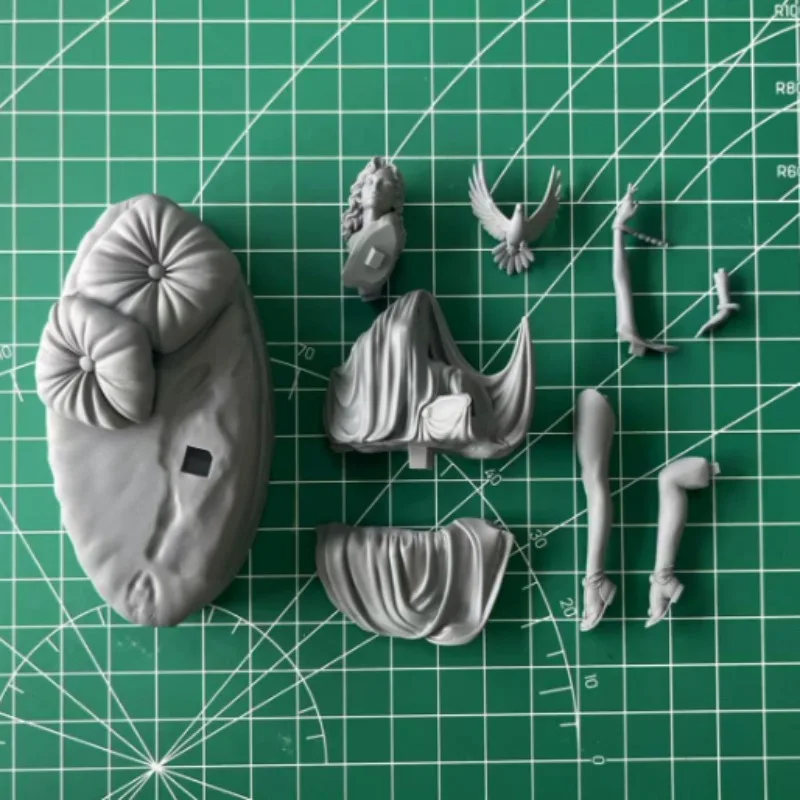 1/24 Scale Resin Figure Assembled Model Kit Poster Girl and Pigeon Hobby Character Miniature Statue Unassembled and Unpainted