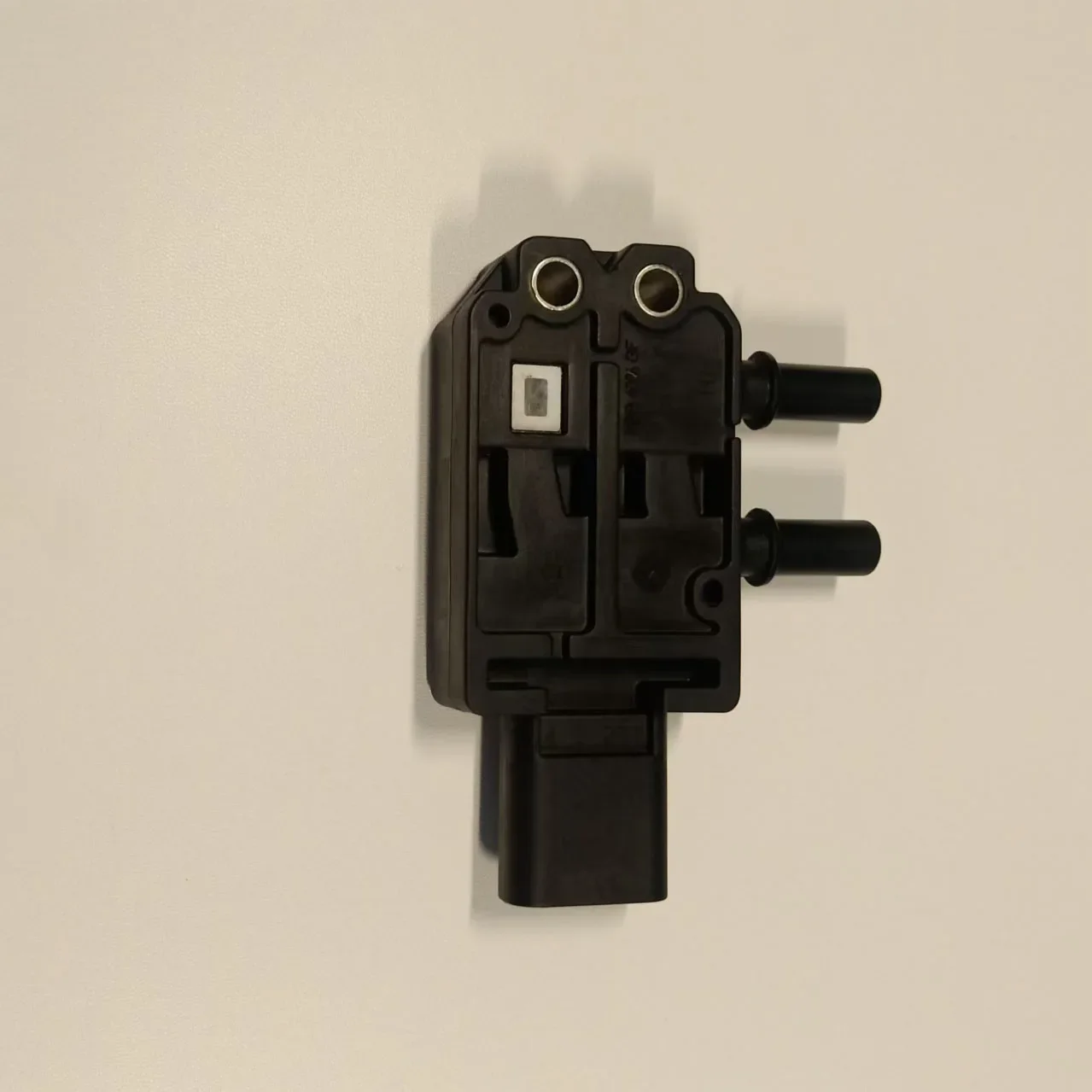 Датчик перепада давления подходит для Jeep Wrangler 2018-2022, Cherokee 2019.2021 68365062 АА