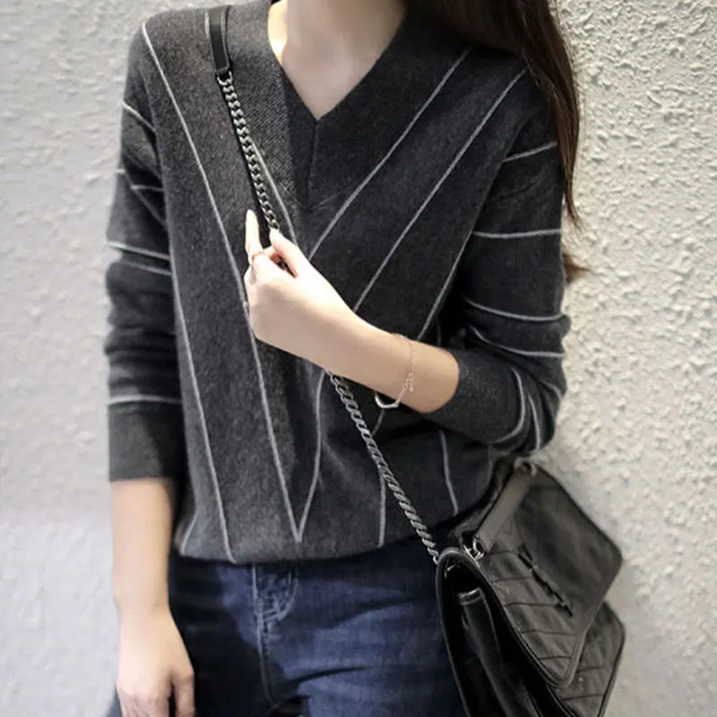 Fashion V-Neck Striped Knitted Sweaters Female Clothing Korean 2023 Spring Autumn Casual All-match Long Sleeve Straight Jumpers