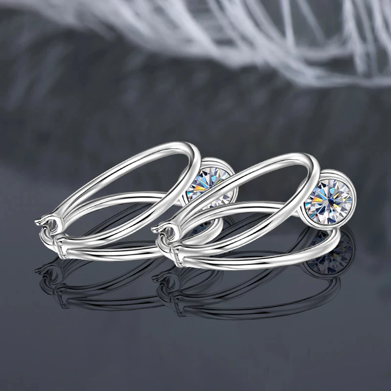 

IOGOU Original 925 Sterling Silver Moissanite Split Hoop Earrings 5mm 0.5ct D Color Solitaire Diamond Huggie Earrings for Women