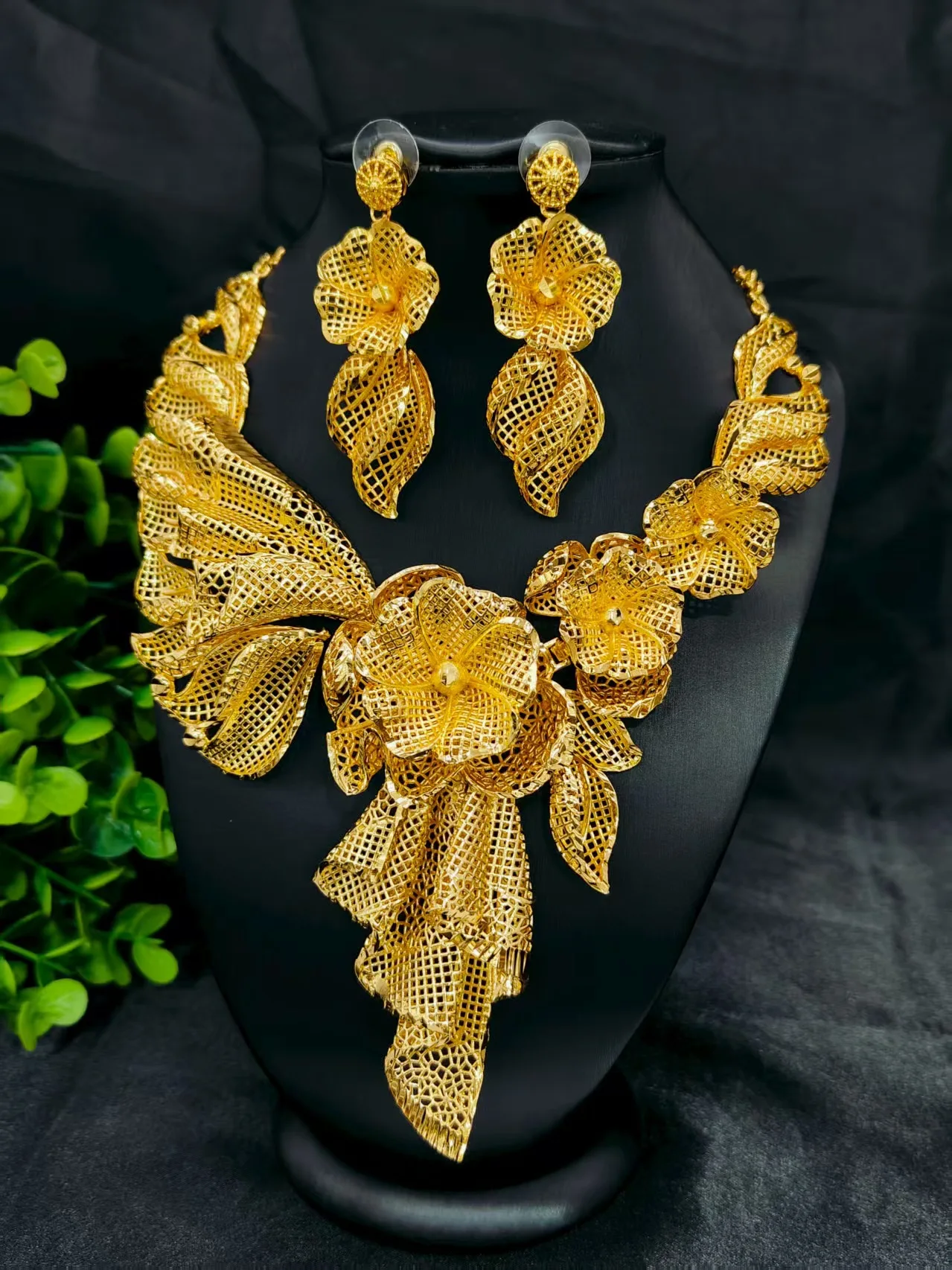 Luxury 24K 9999 Pure Gold real gold Dubai Luxury Necklace Earrings Two-Piece Bridal Wedding Necklace view 6