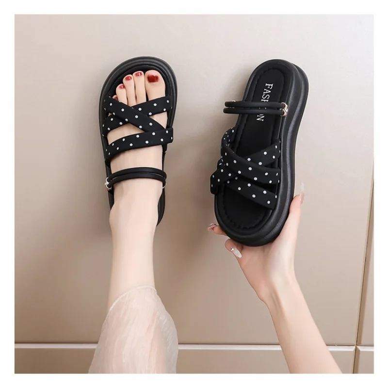 

2026New women's thick-soled platform sandals Open-toe round-toe cross-strap polka dot casual shoes Comfortable to wear for long