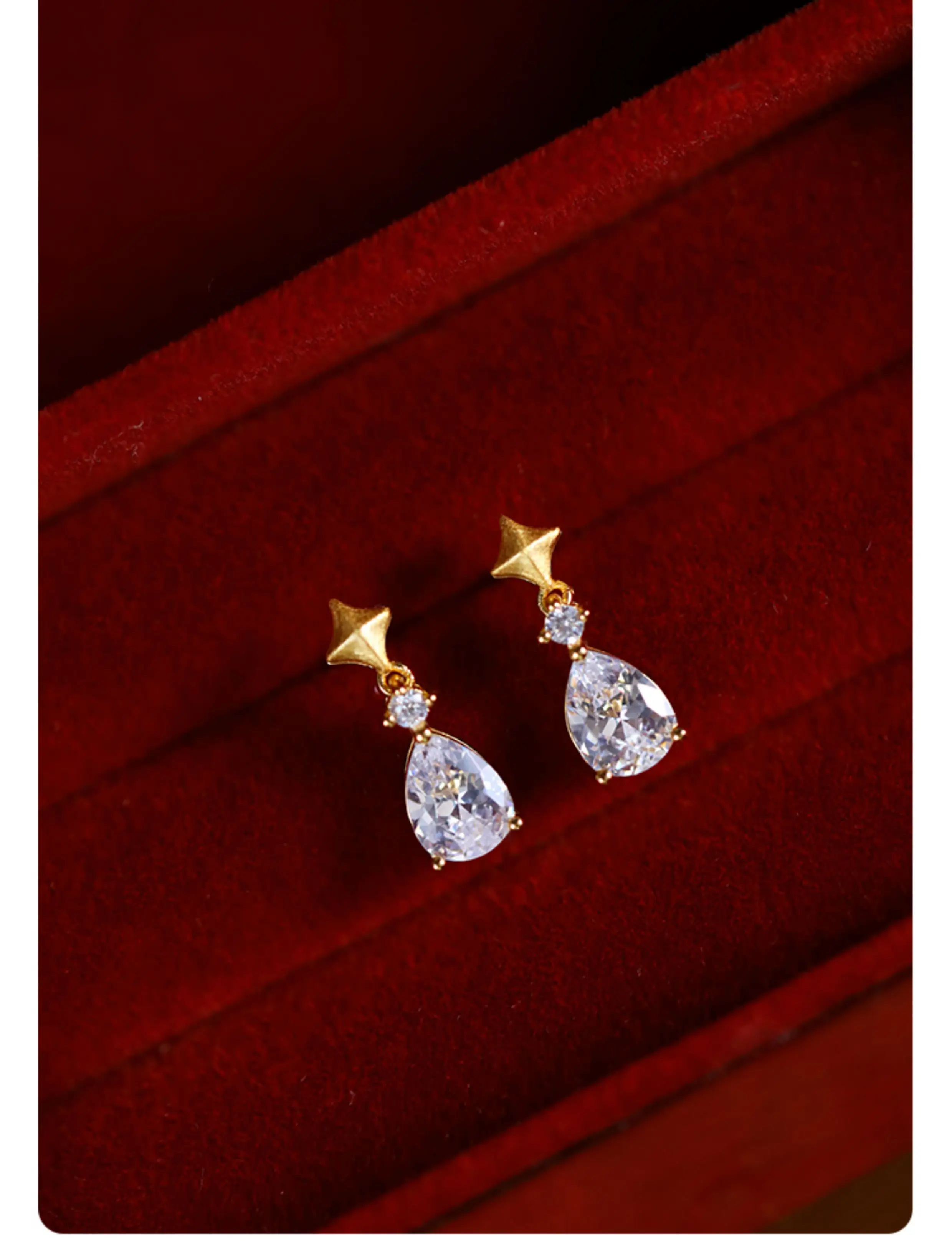 

"White Moonlight" Basic Retro Design High-end Sense Simple Daily Versatile Sterling Silver Stud Earrings