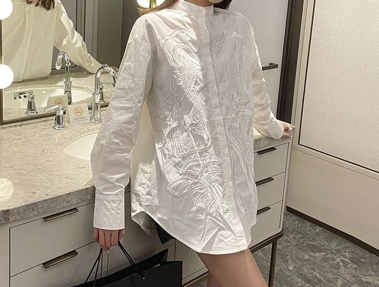 2025 Camicia bianca di media lunghezza con colletto rialzato per l'industria pesante 3D Top interno retrò
