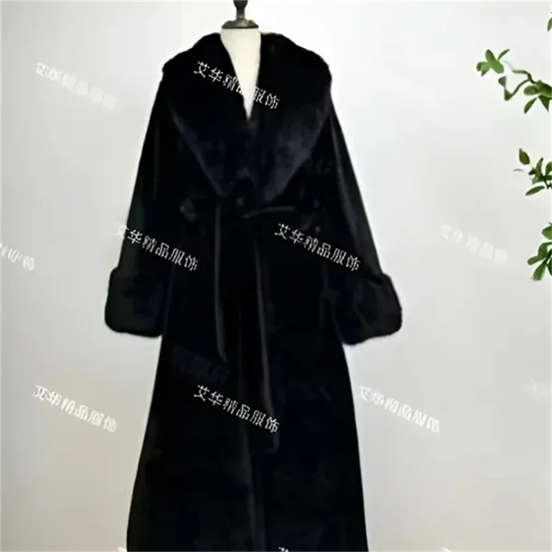 White Turn Coat Women's Autumn Winter Belt Popular Woolen Coat 2026 Fur Coat Fragrant Wind High end Lightweight Short Fur Neck